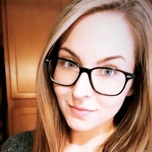 Meet your Posher, Deidre